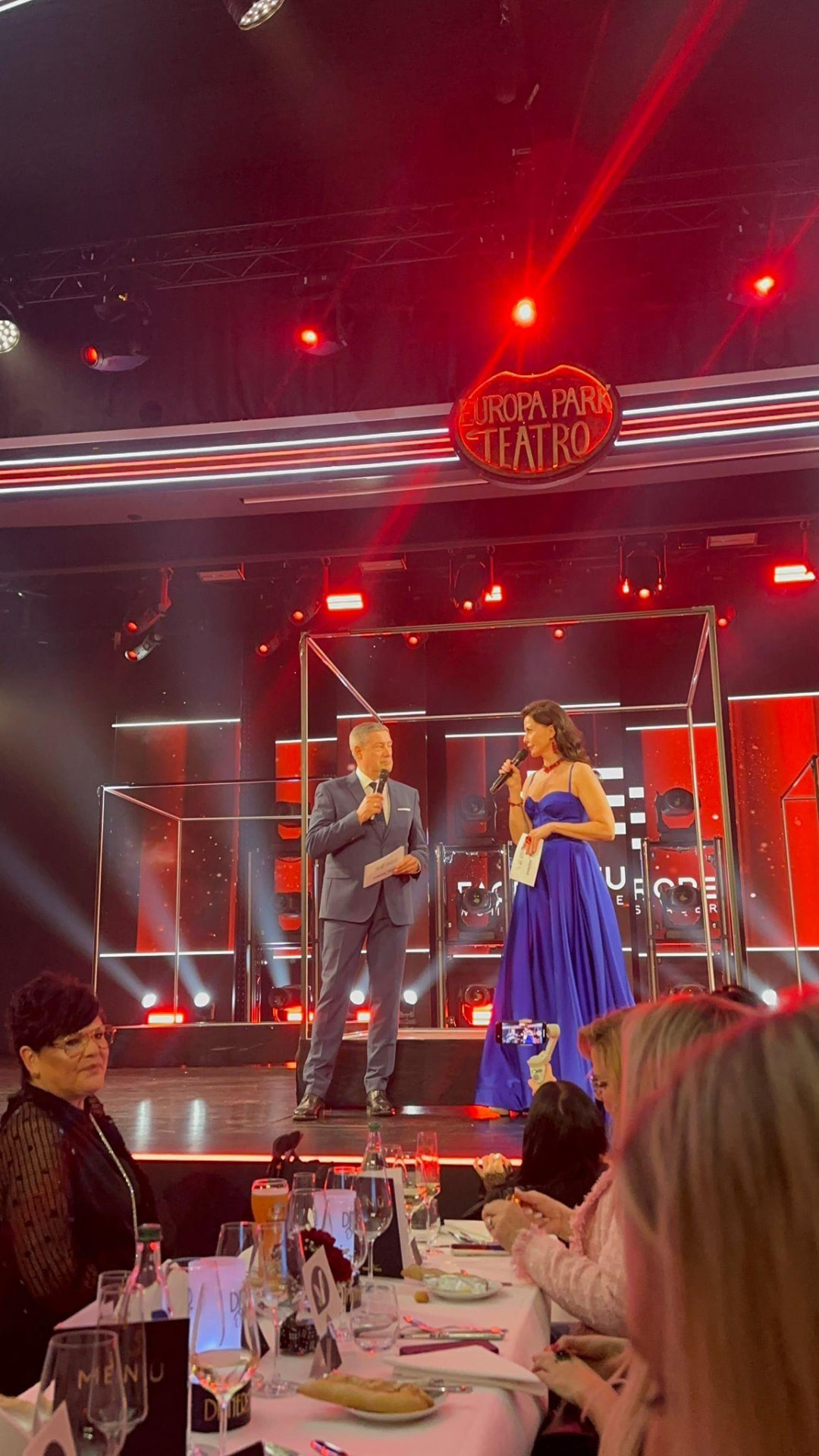 Babett Konau bei der Face of Europe Gala auf der Bühne